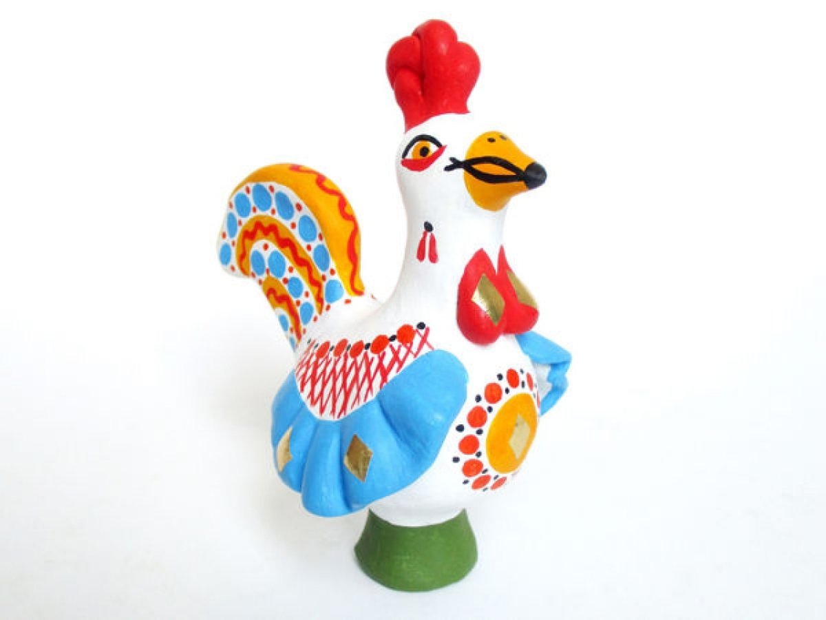 Дымковская глиняная игрушка петух сзади