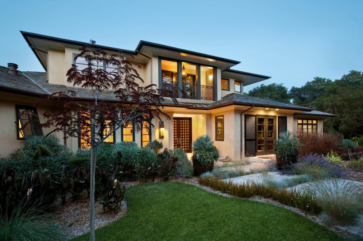 Красивый фасад дома