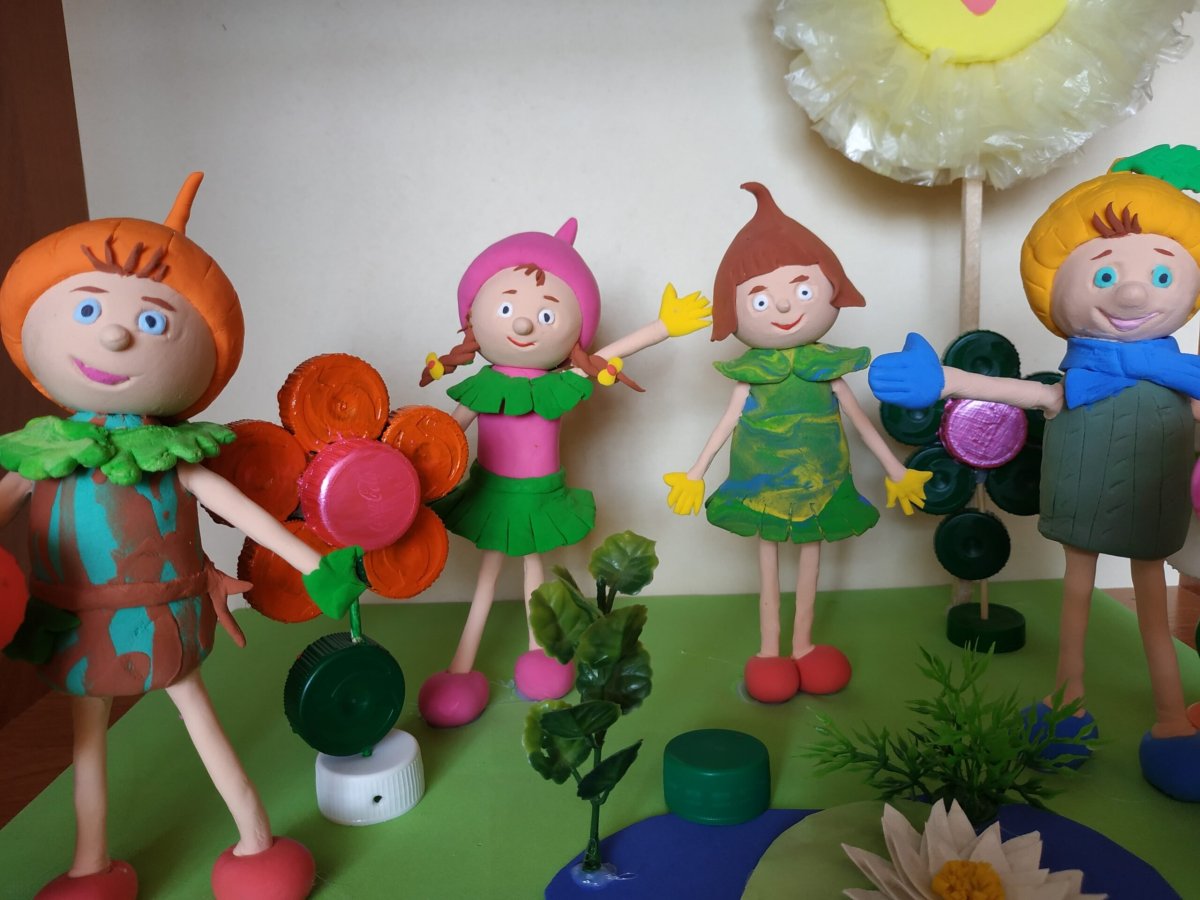 Выставка рисунков Эколята