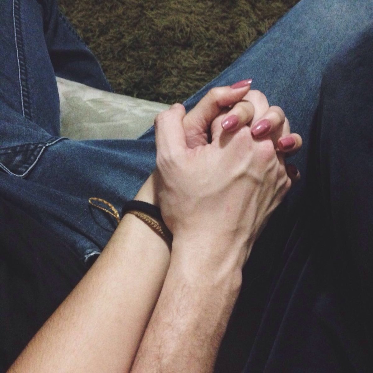 Руки влюбленных