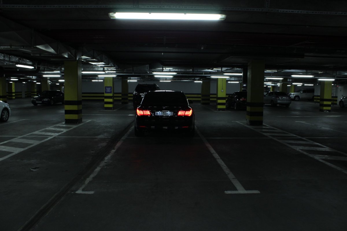 БМВ е60 подземная парковка