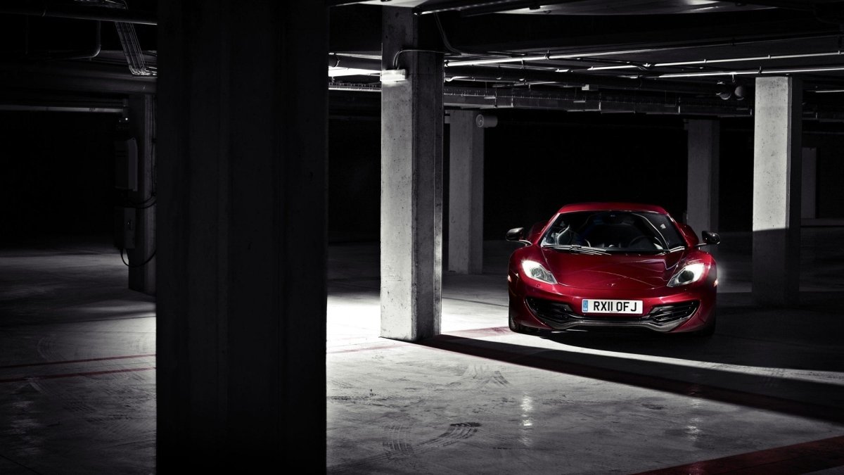 Авто на подземной парковке