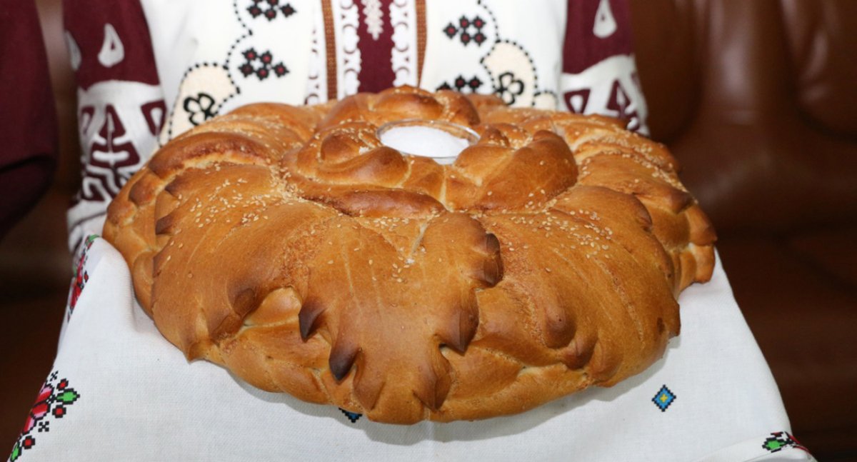 Как украсить каравай ромашками