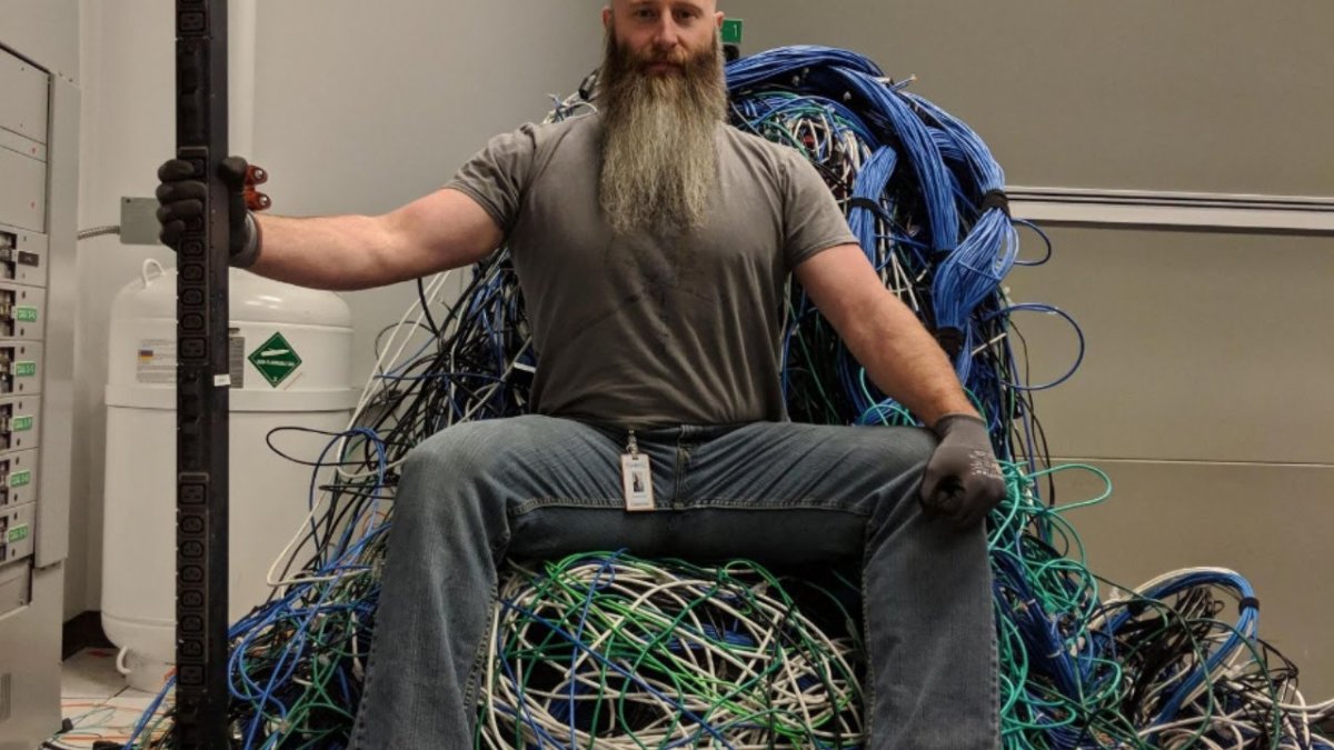 Человек компьютер арт