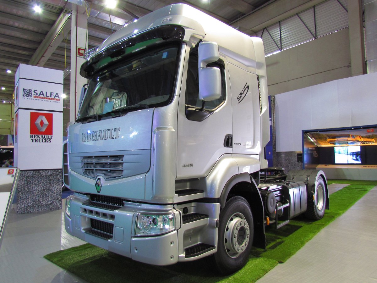 Баннер на грузовой автомобиль