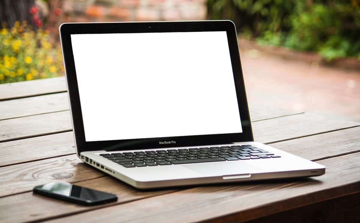 Открытый ноутбук