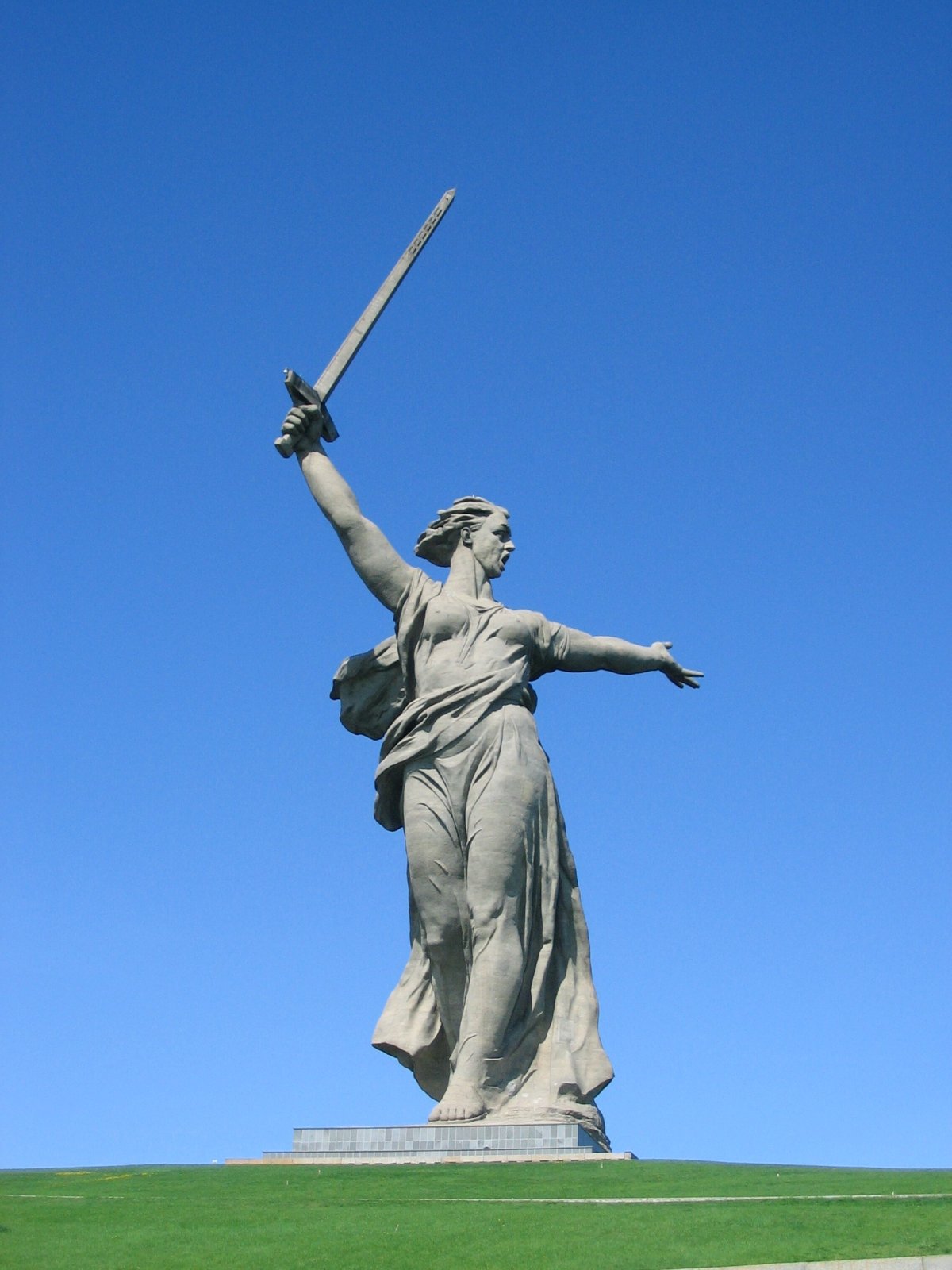 Памятник Родина мать в Волгограде