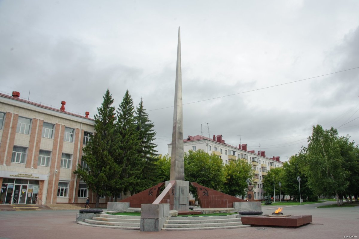 Обелиск Курган памятники