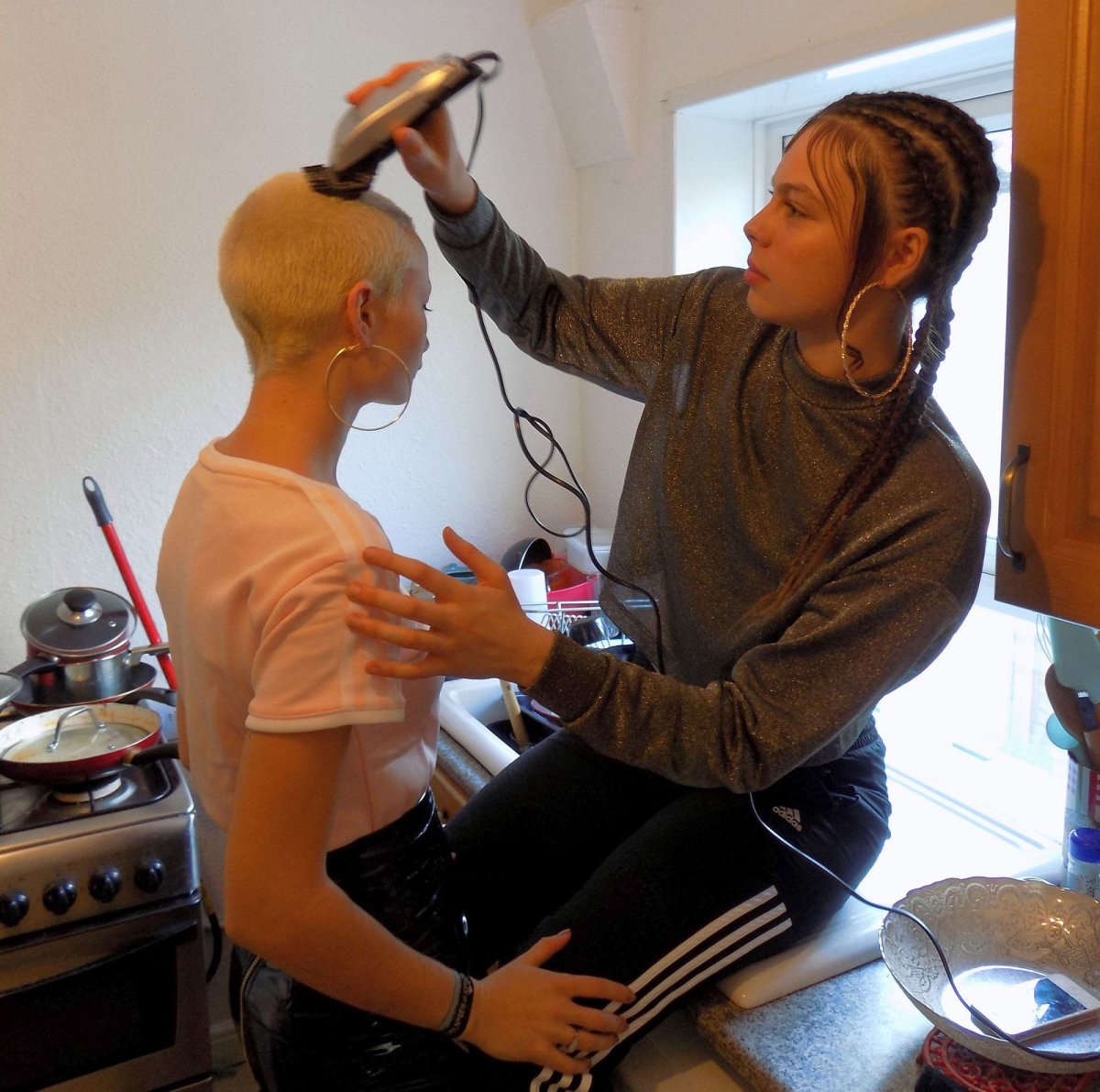 Стрижка наголо в парикмахерской