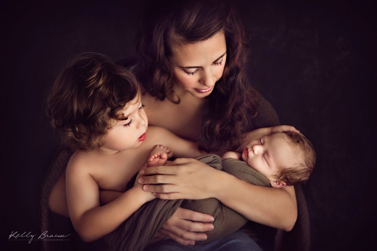 Чувственные мамы. Материнская любовь. Любовь матери к ребенку. Фотосессия материнская любовь. Мать с ребенком.