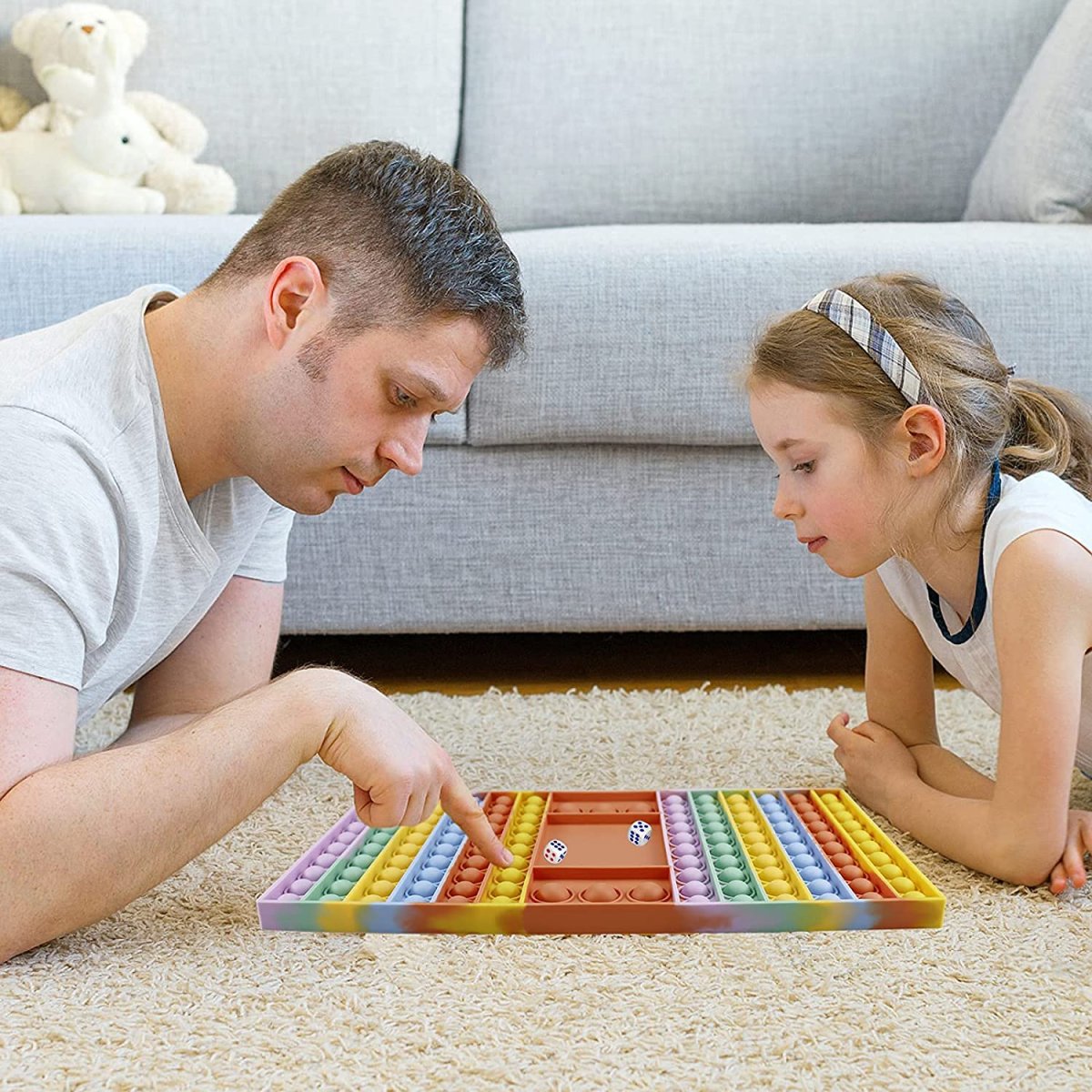 Дети играют в шахматы