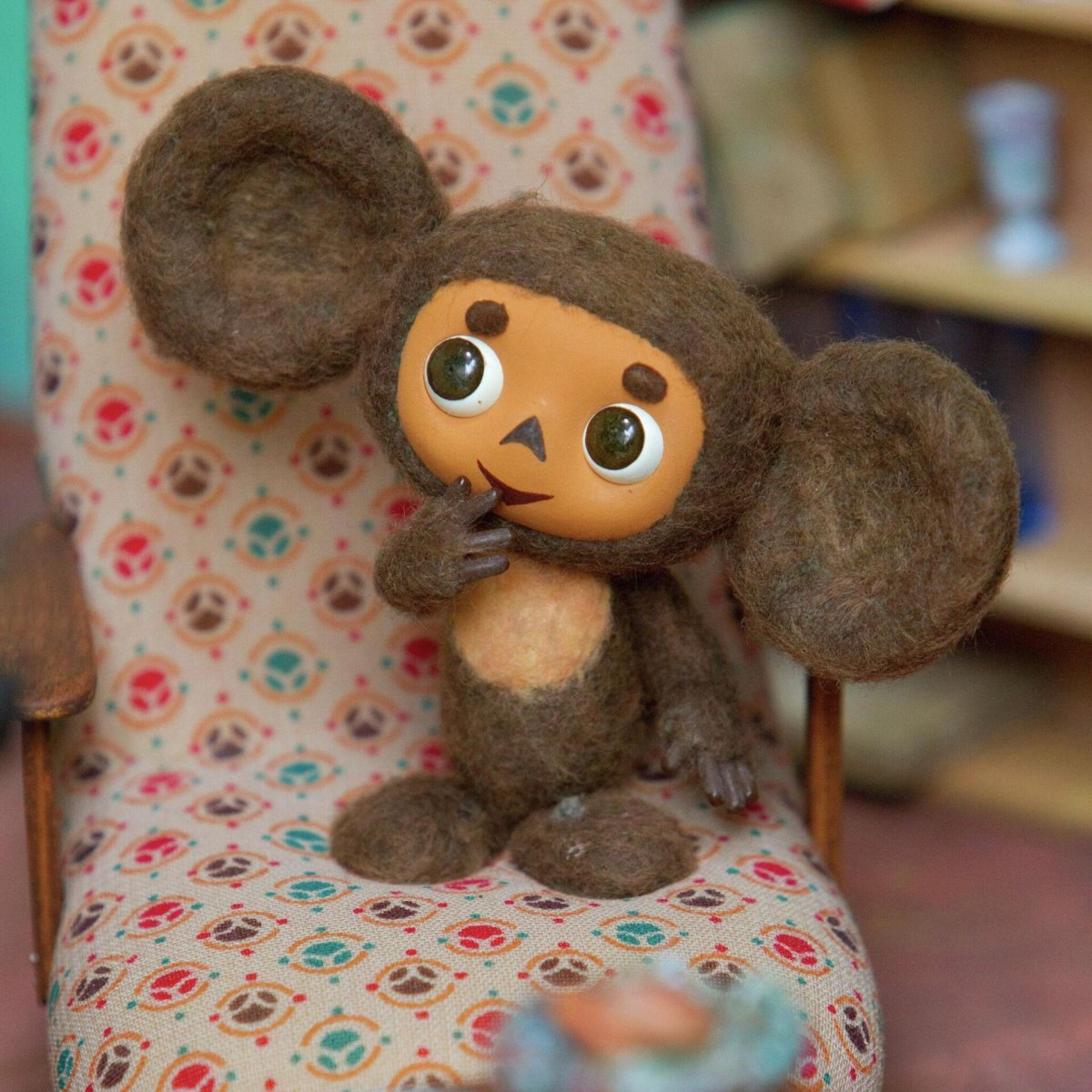 Чебурашка из снега