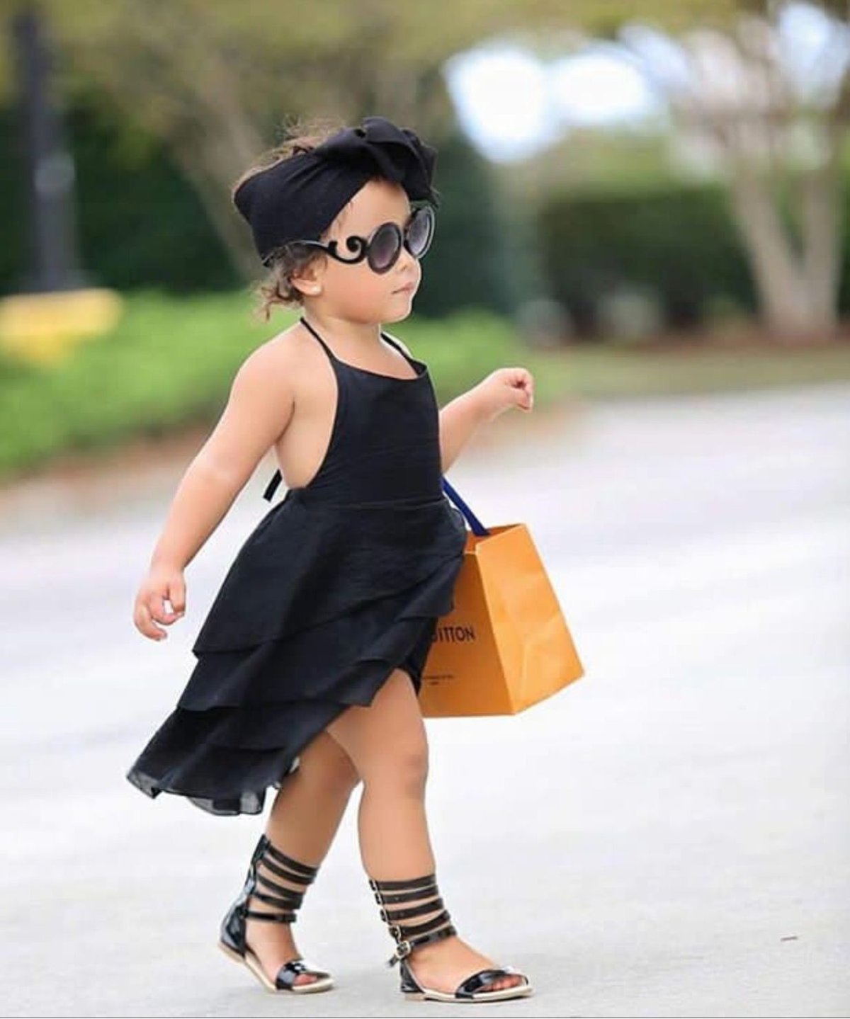 Смешные маленькие модницы