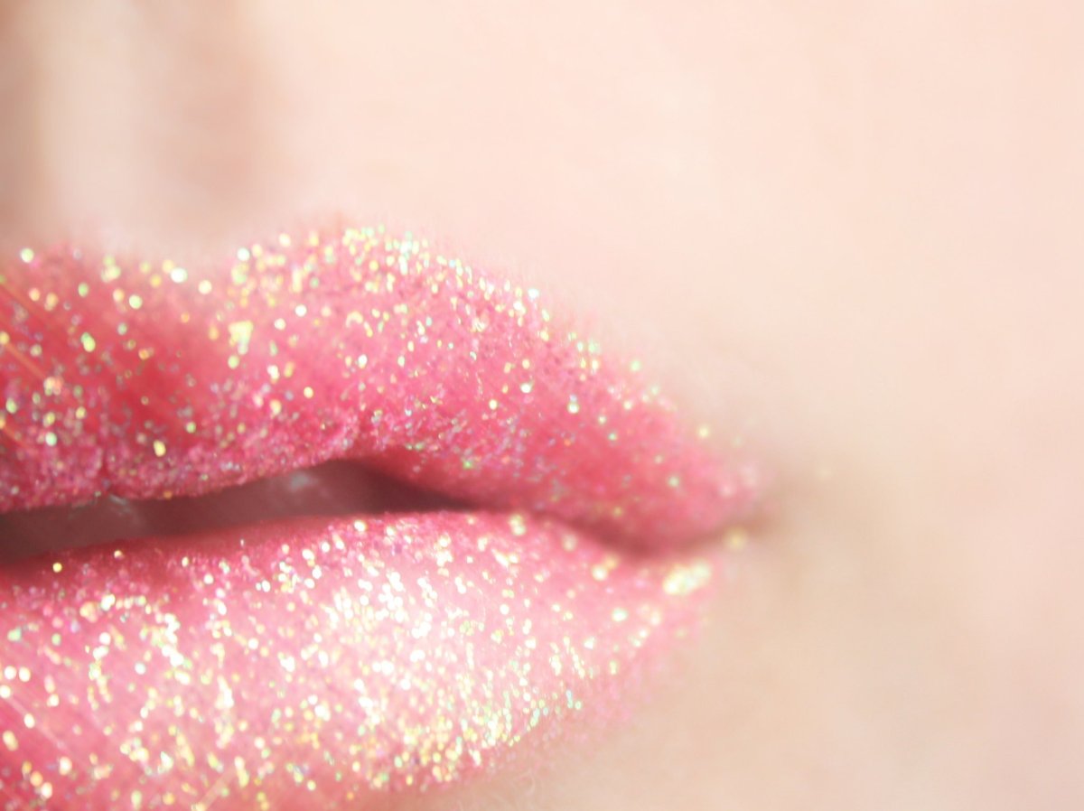 Виды помад для губ