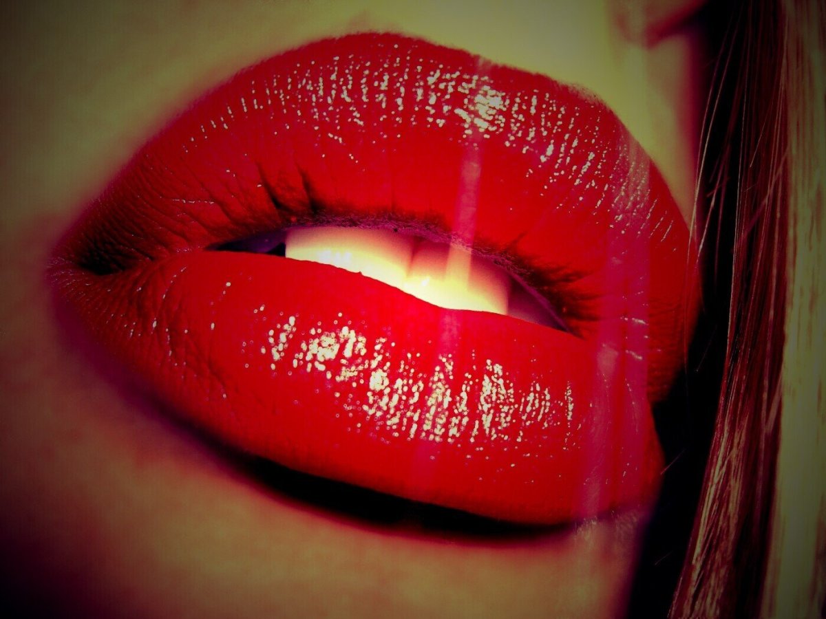 Красивые губы открытые