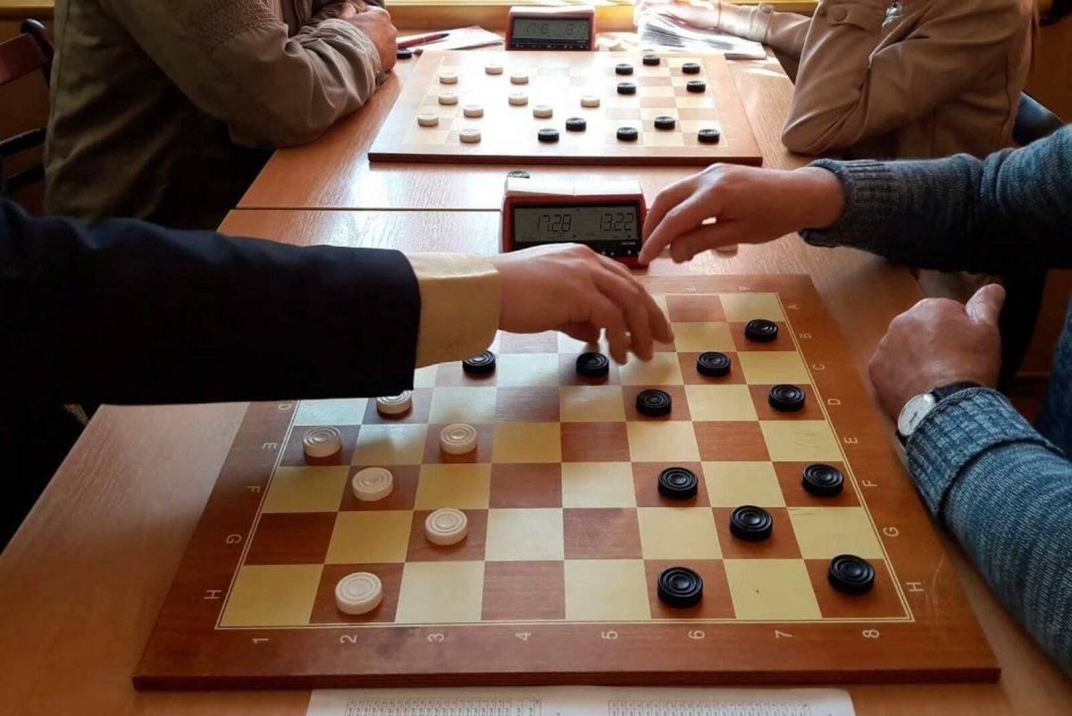 Русские шашки 8.1.50