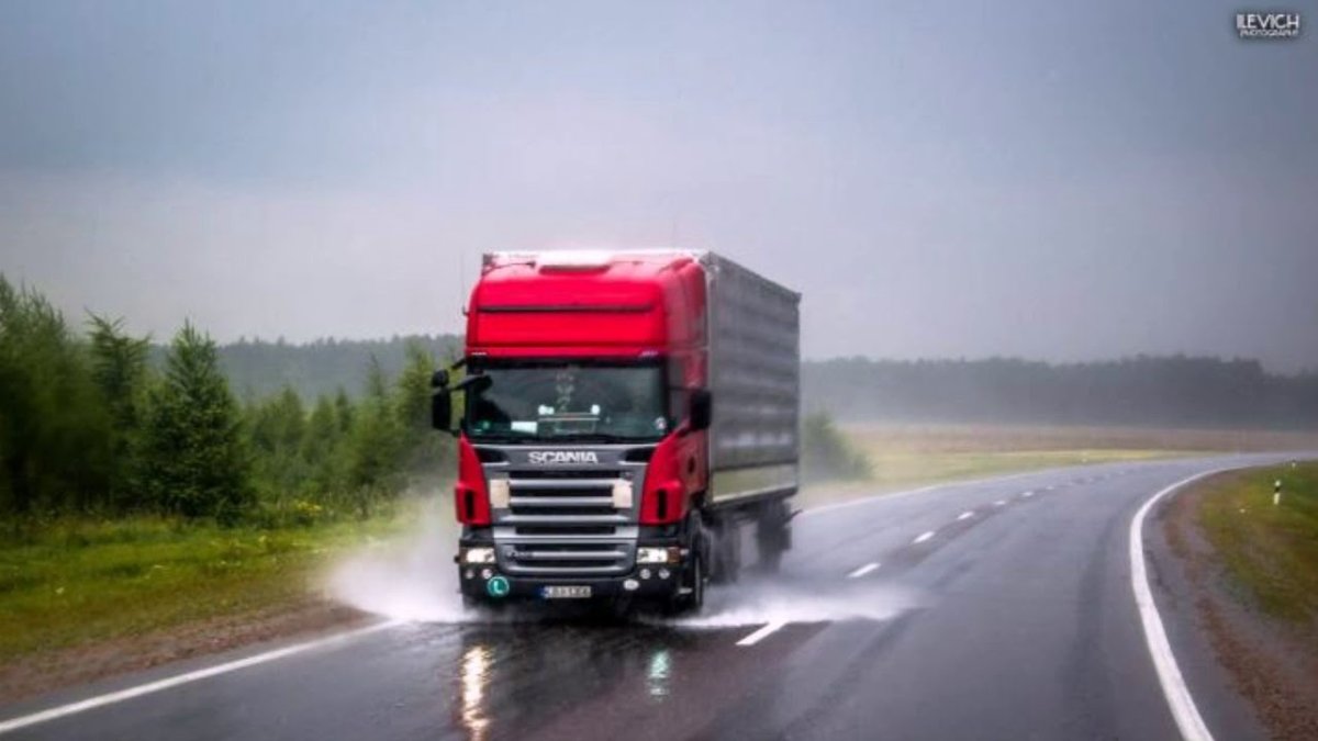 Поздравления с днём рождения дальнобойщику