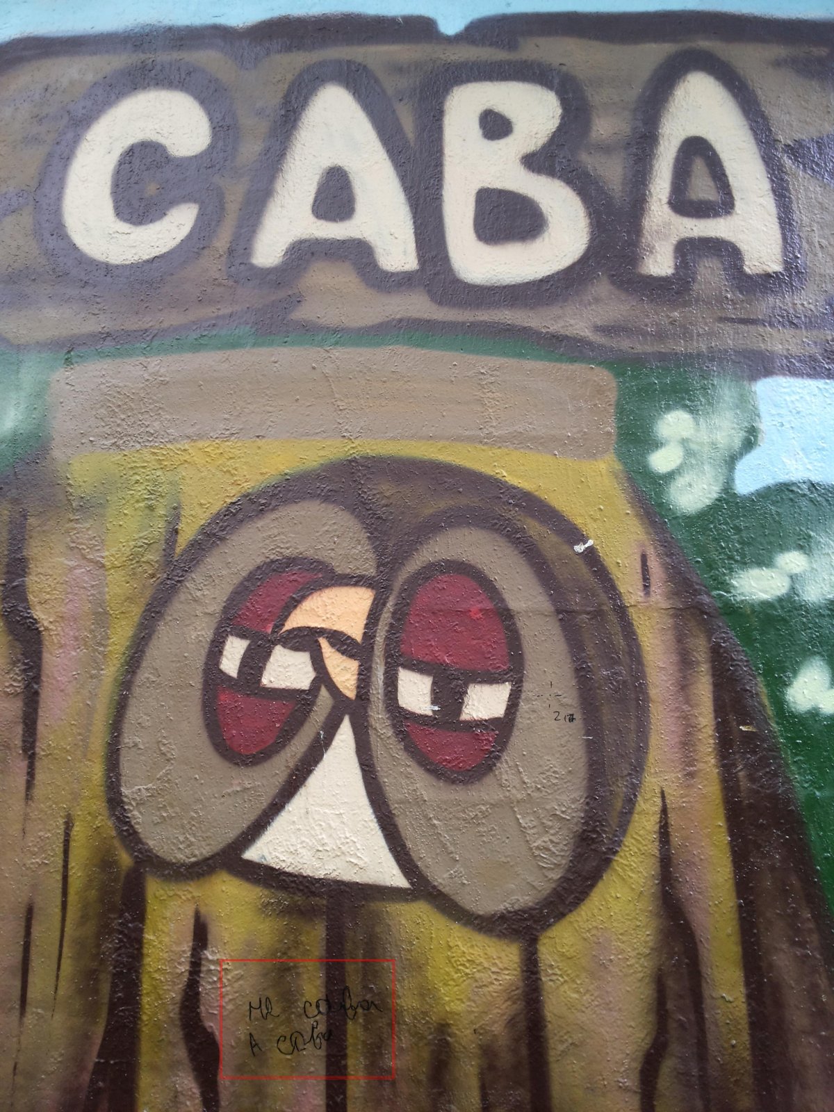 Белый медведь в подъезде