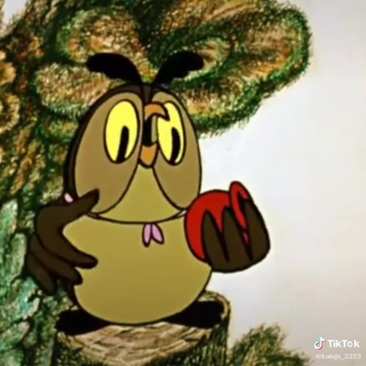 Медведь из-за кустов картинка