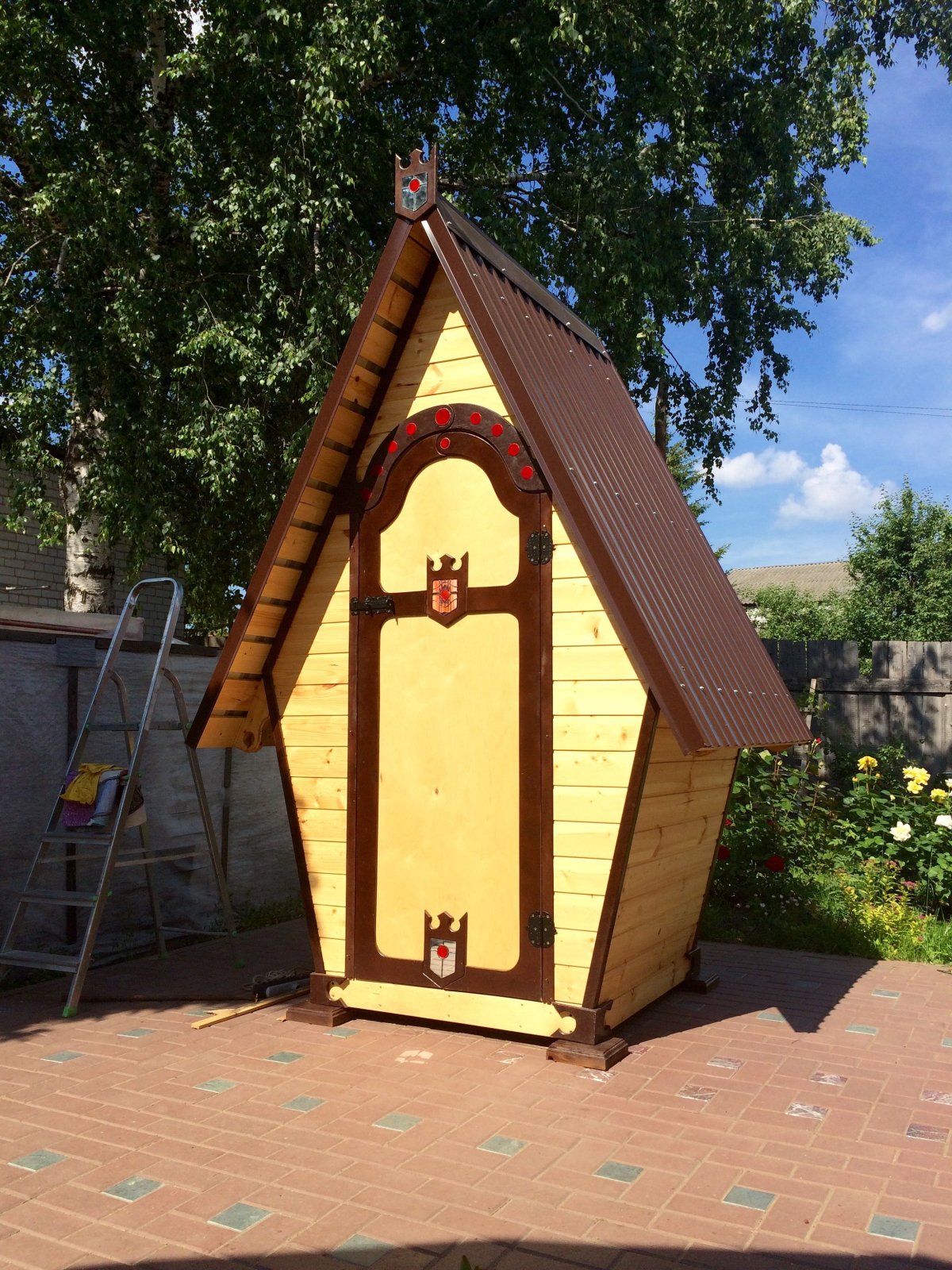 Необычный уличный туалет