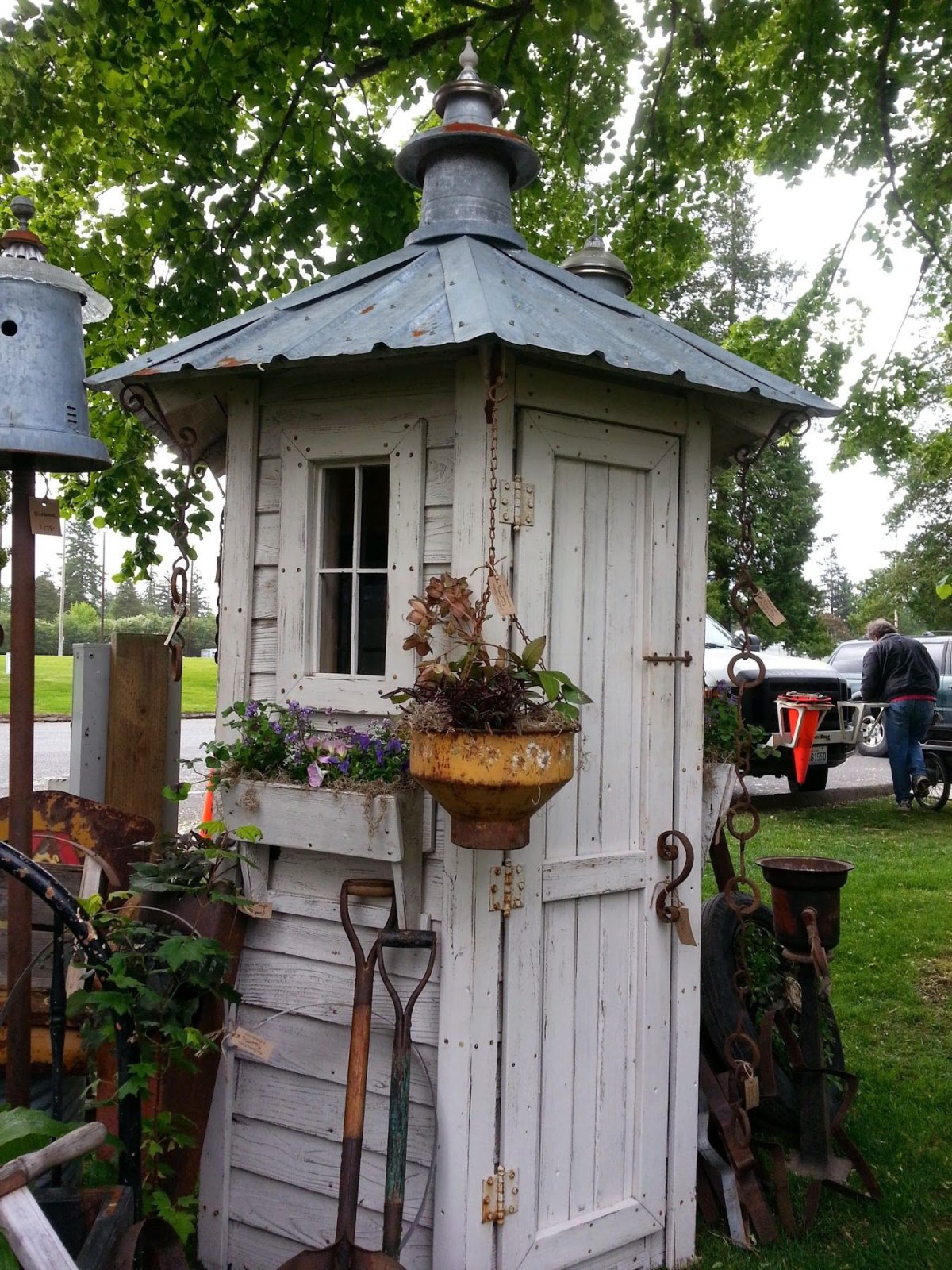 Оригинальный дачный туалет