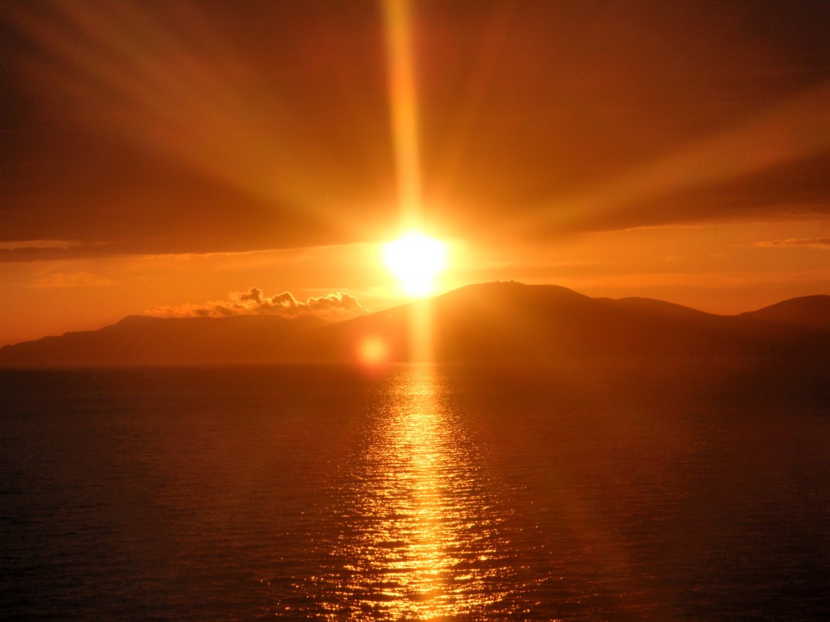 Рассвет на море