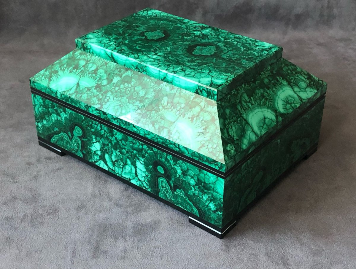 Малахитовая шкатулка