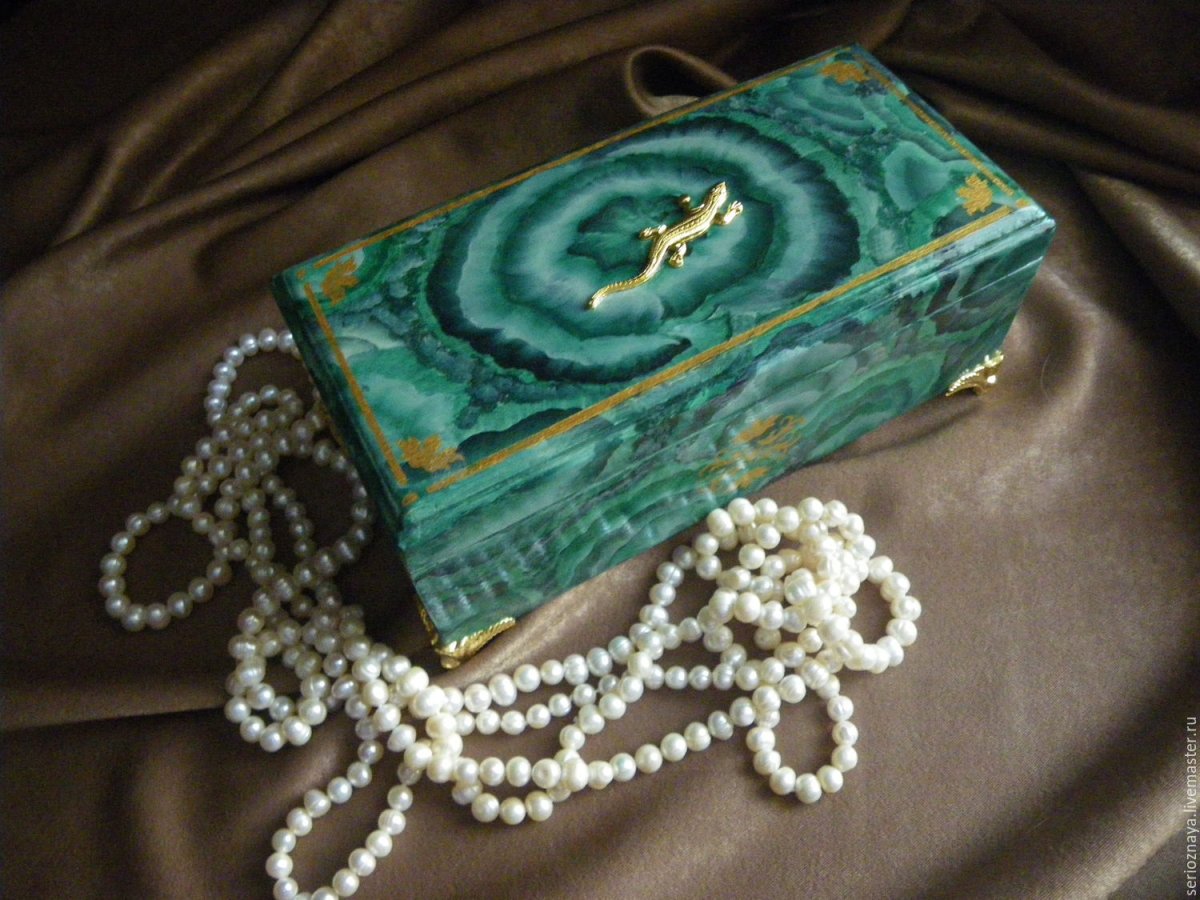 Шкатулка с драгоценностями