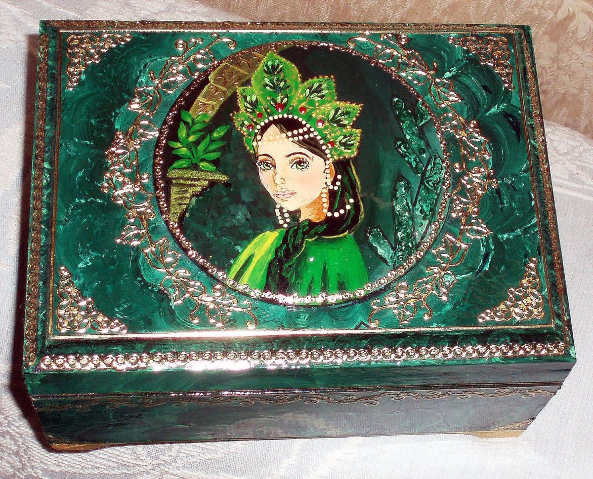 Малахитовая шкатулка конфи