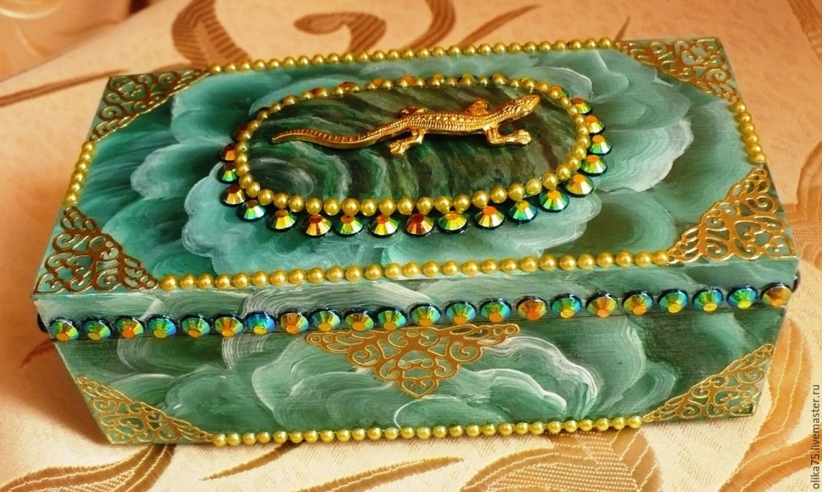 Малахитовая шкатулка