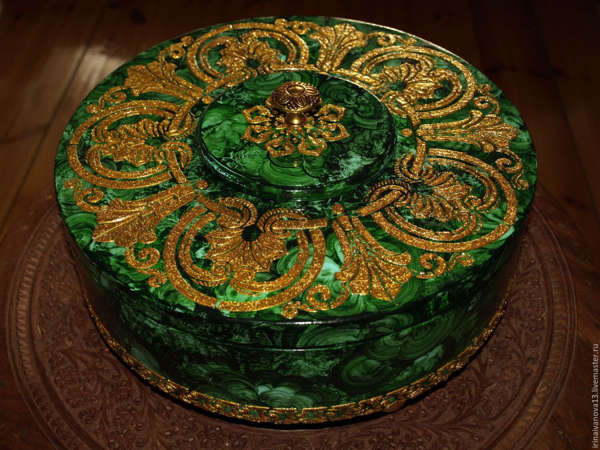 Малахитовая шкатулка