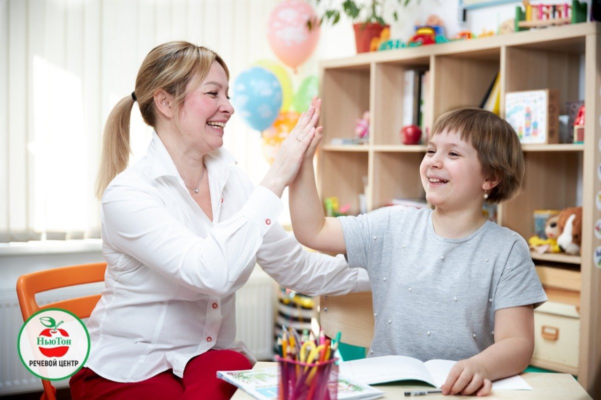 Логопед и ребенок