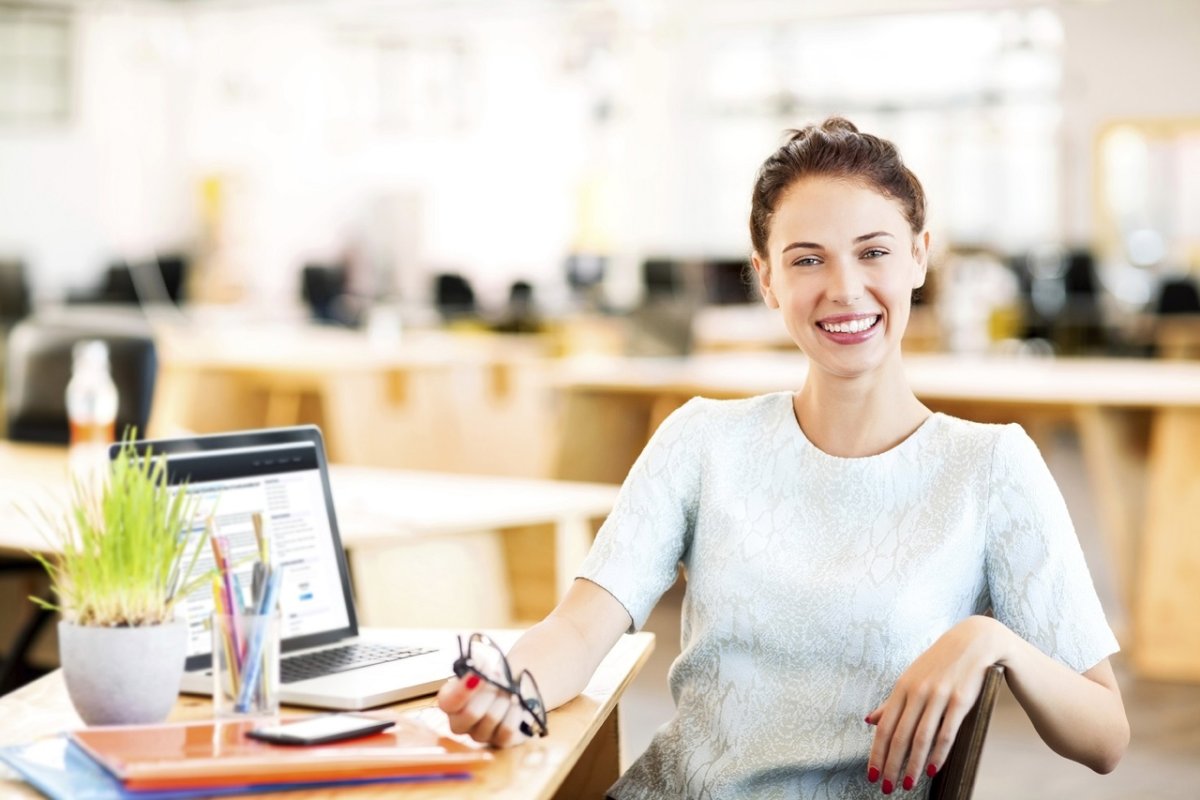 Девушка офис менеджер