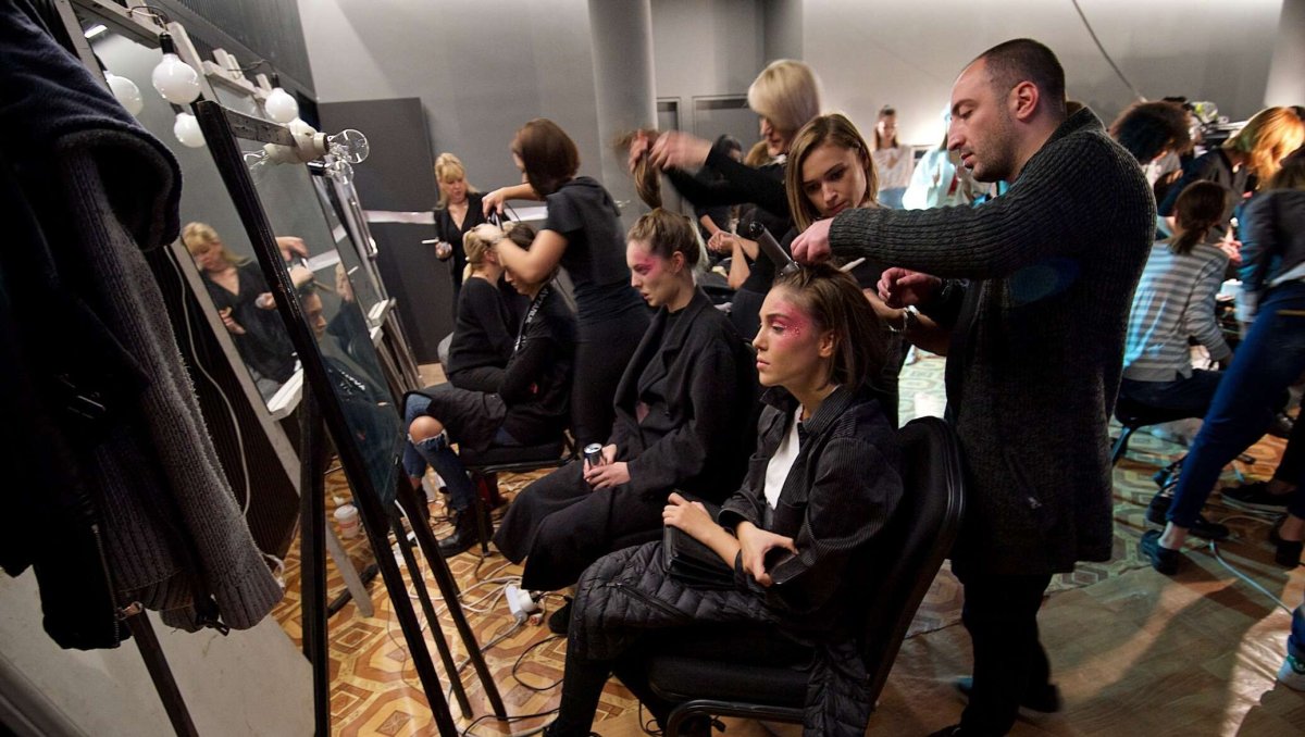 Фотосессия с занавеской