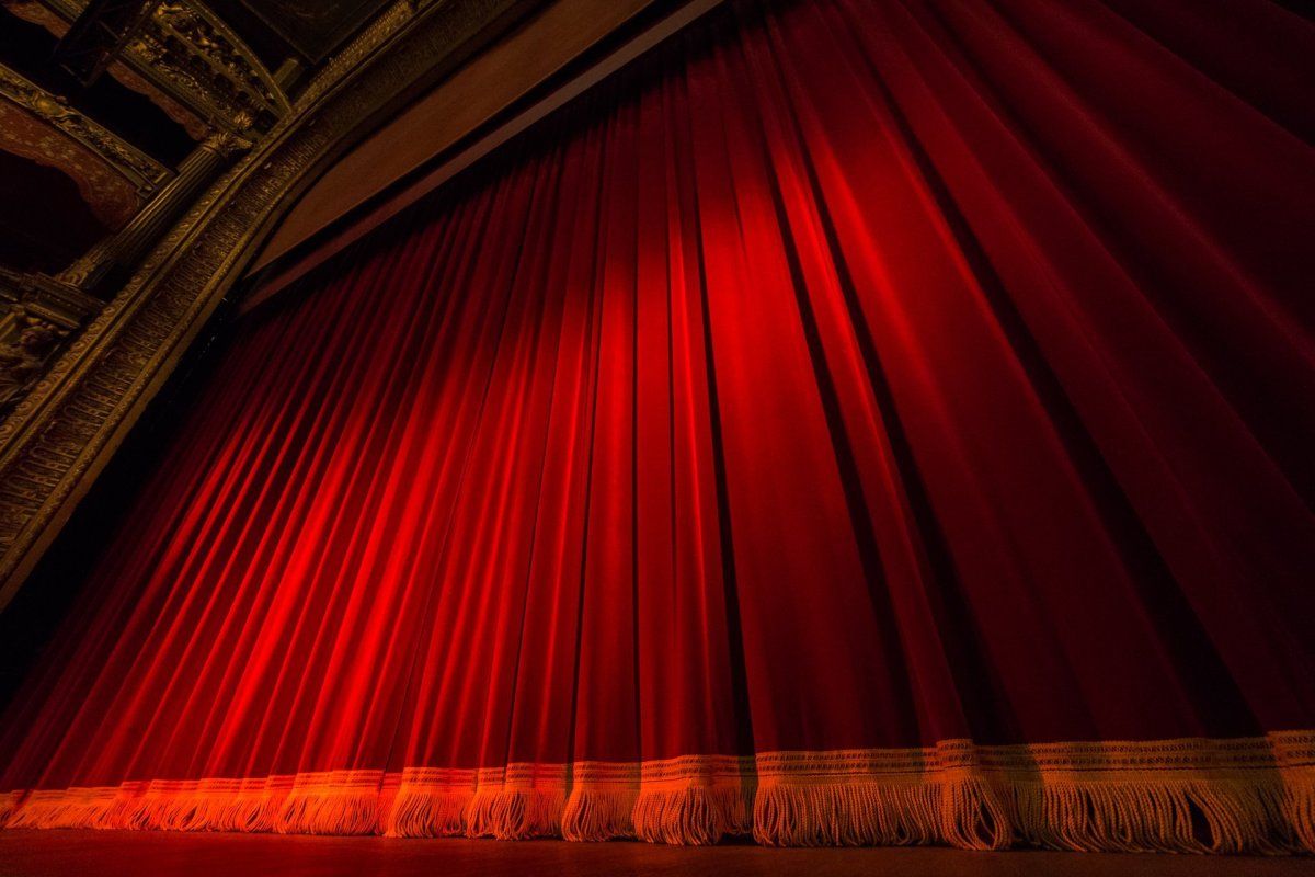 Театральная сцена