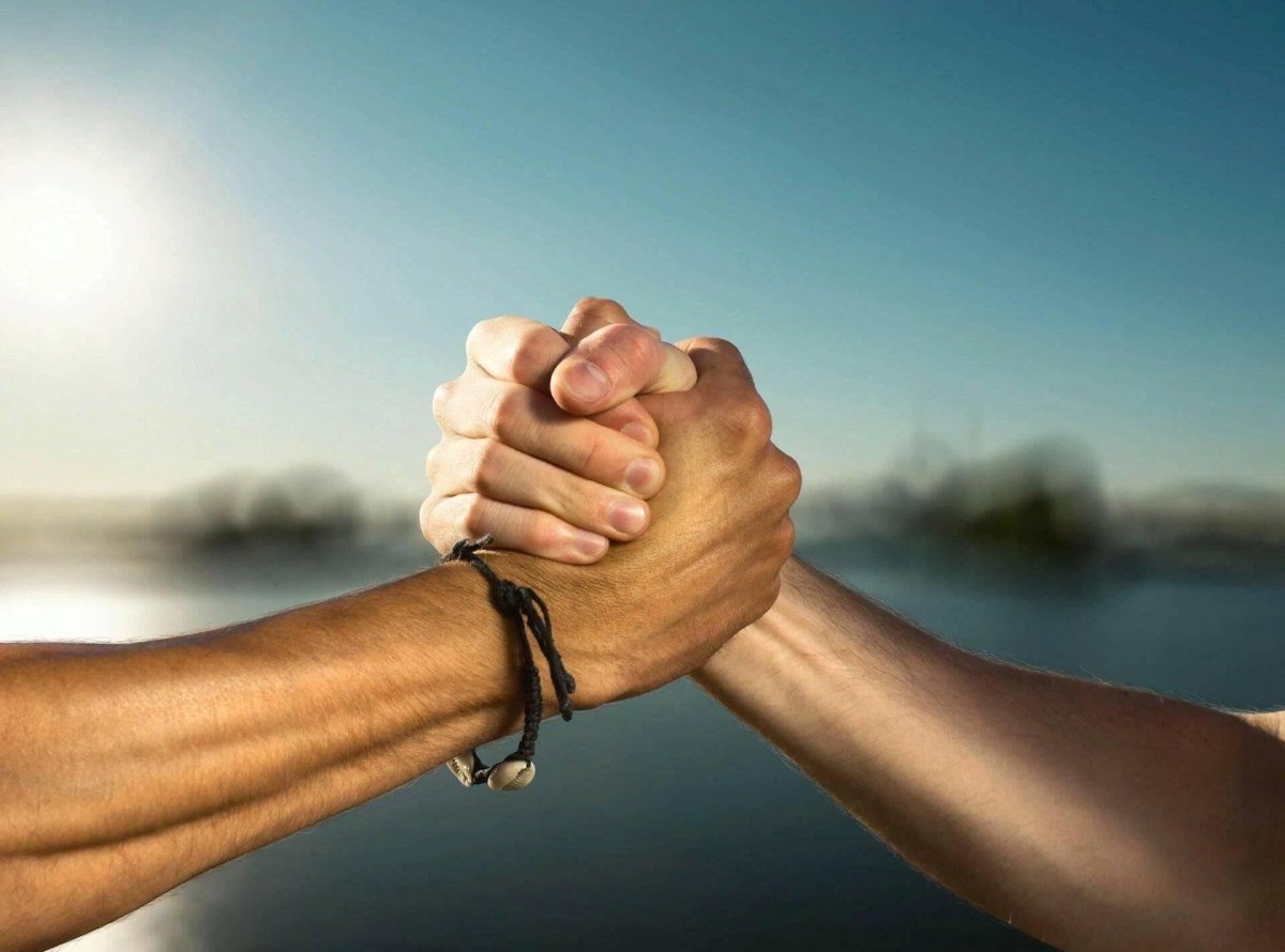 Вместе за руку по жизни