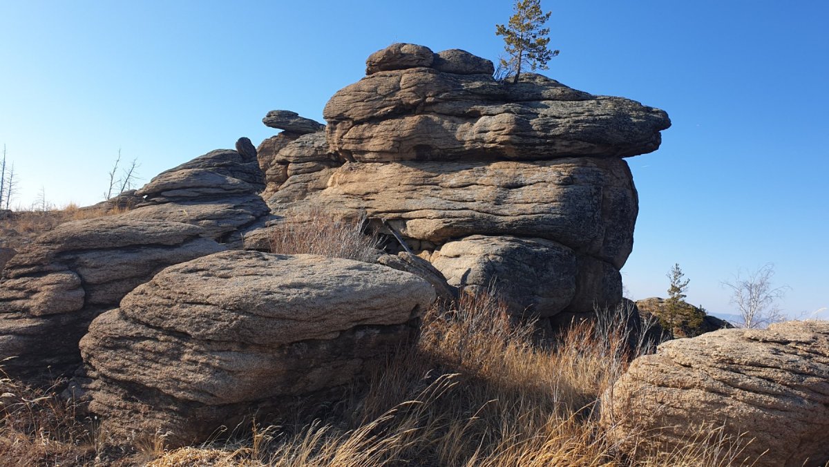 Висячий камень Забайкальский край