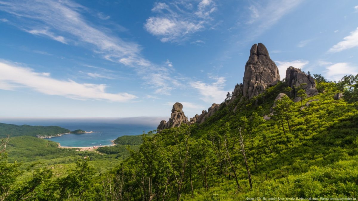 Скала чертов палец Приморский край