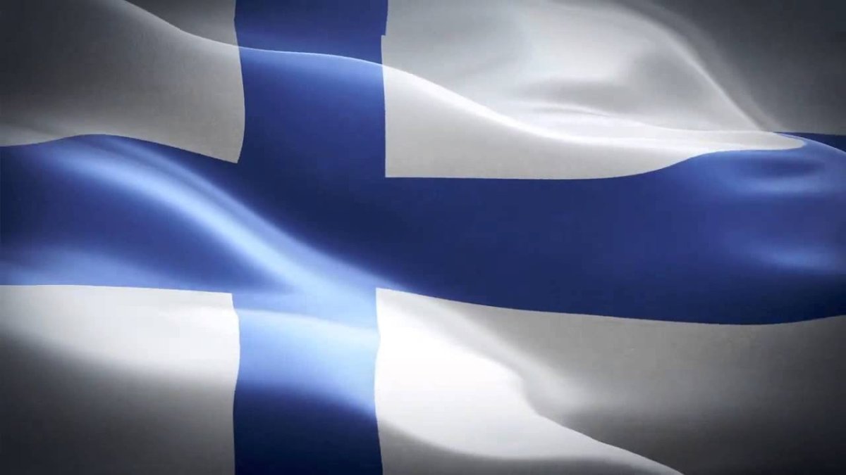 Развивающийся флаг Финляндии