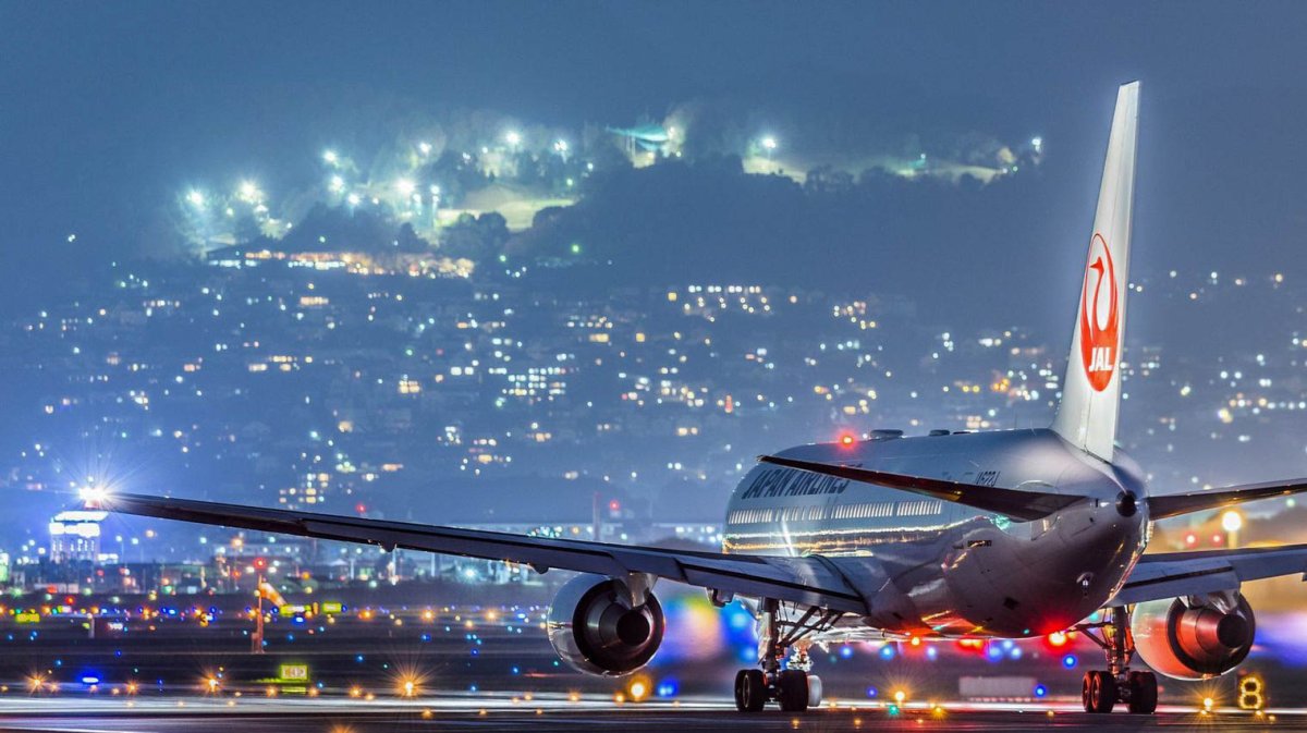 Ночной аэропорт