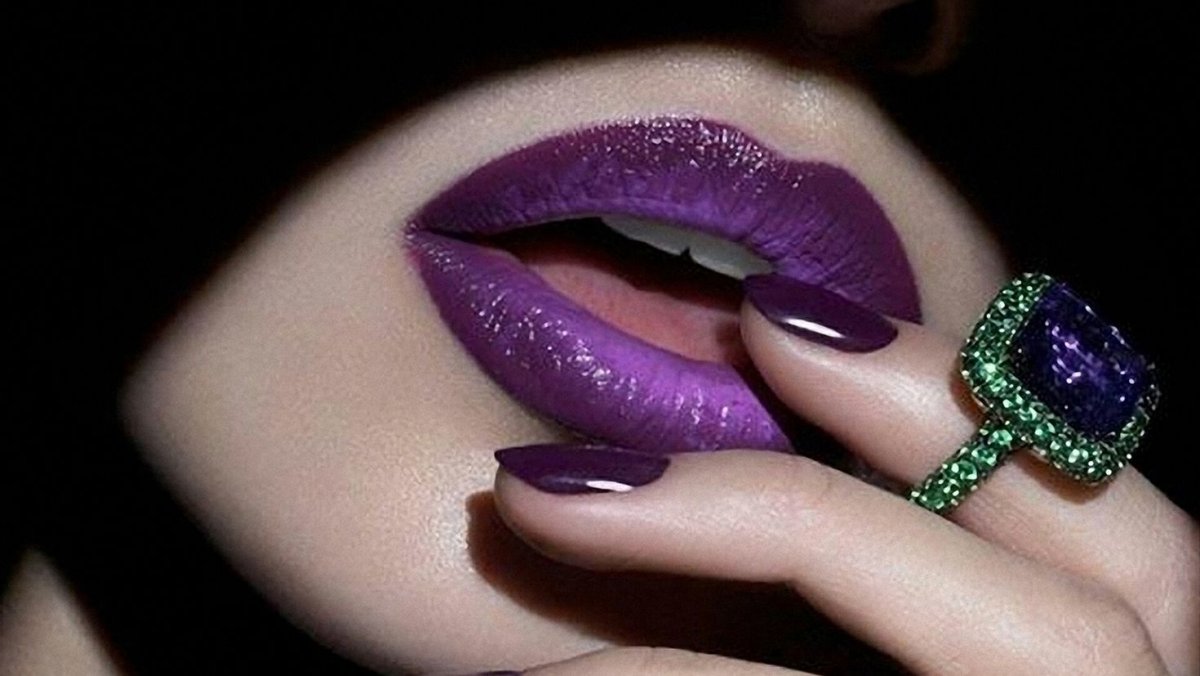 Красивые губы девушек