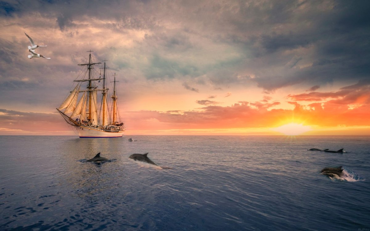 Корабль в море