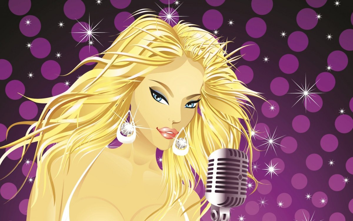 Блондинка с микрофоном