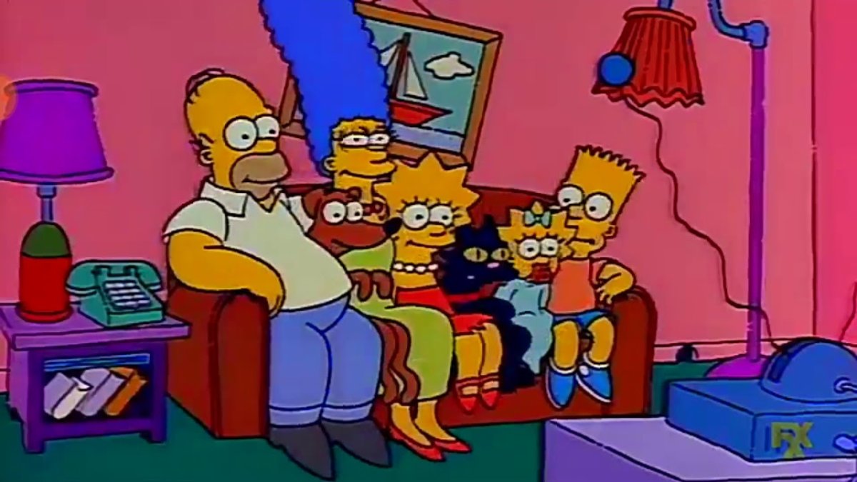 The Simpsons на диване