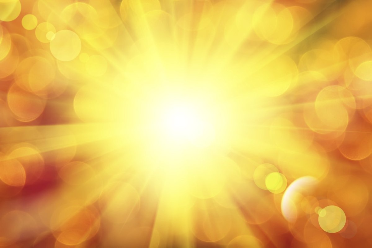 Яркое солнце