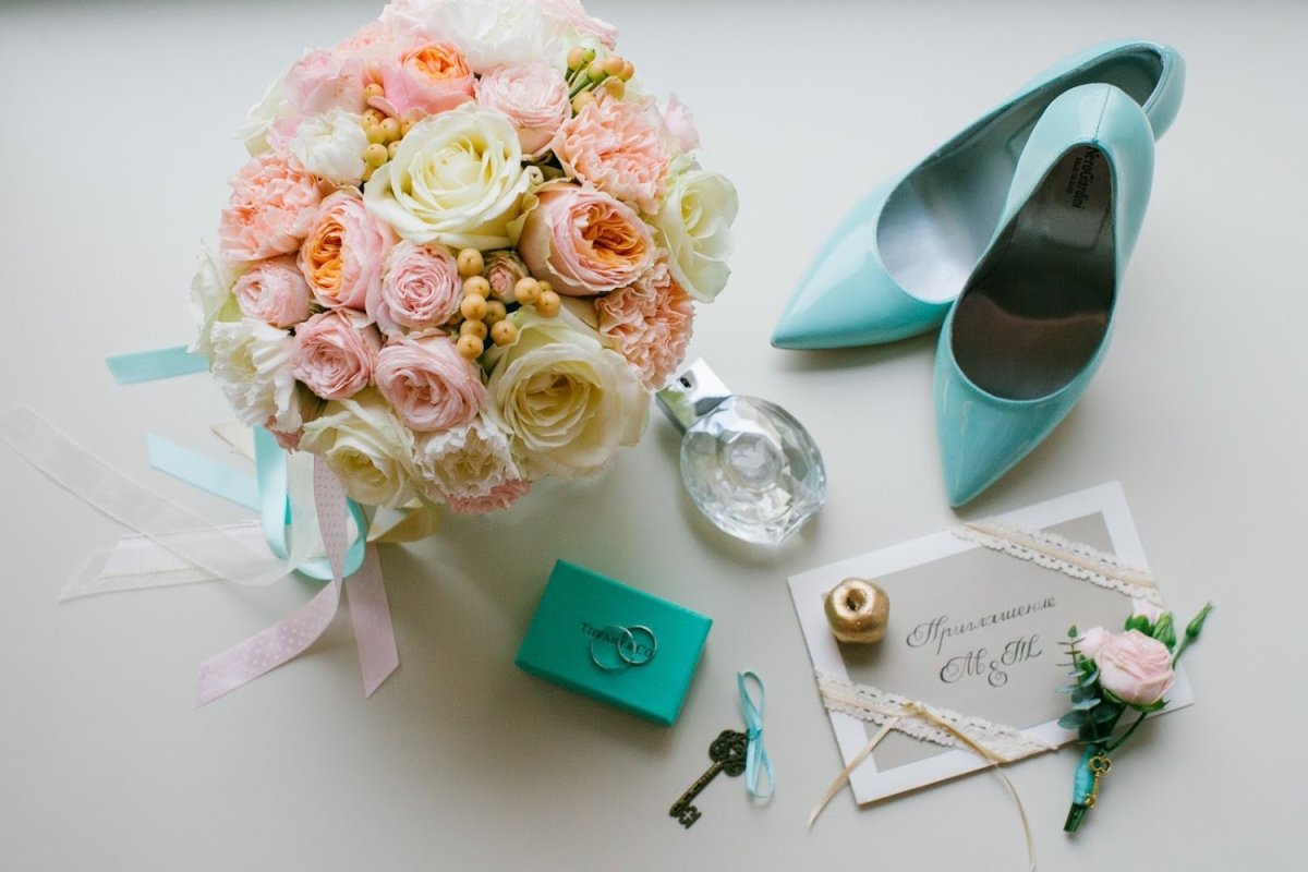 Розовый фон