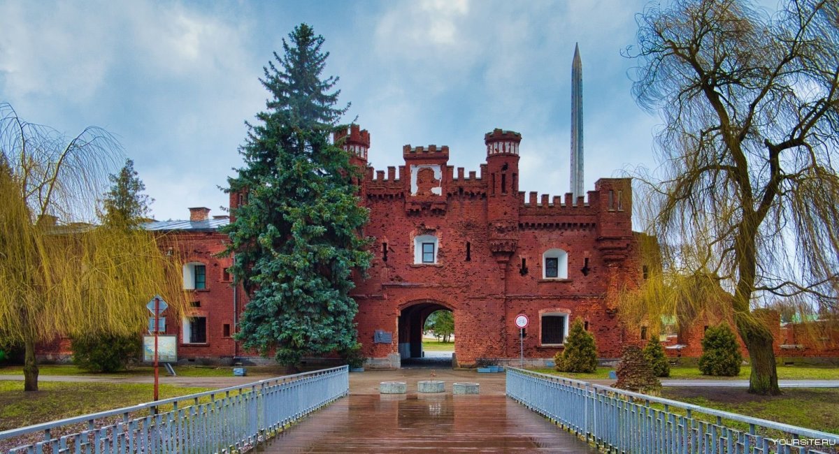 Холмские ворота Брестской крепости