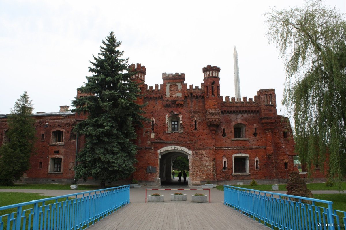 Мемориальный комплекс Брестская крепость-герой