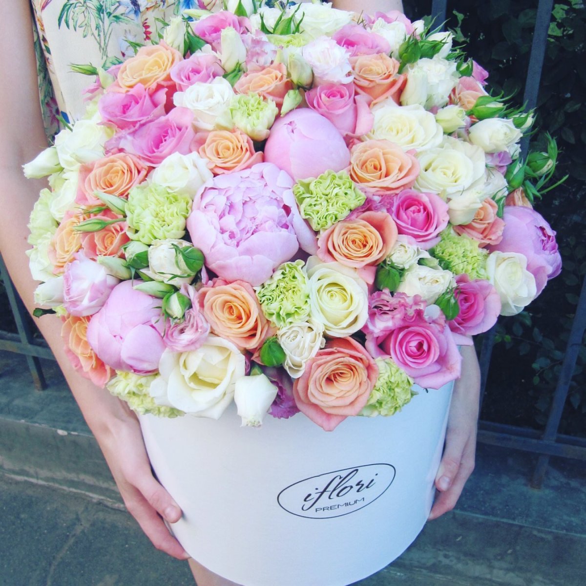 Огромный букет цветов с днем рождения