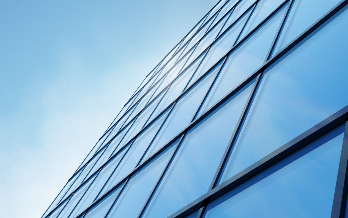 Стеклянное здание светлое